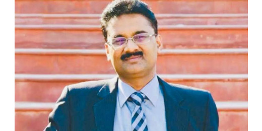 पिता ने खोली मिठाई की दुकान, बेटे ने लगाया दिमाग, बना दी 600 एकड़ की यूनिवर्सिटी